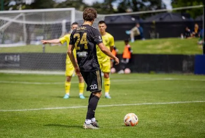 Đối đầu giữa Auckland FC và Wellington Phoenix