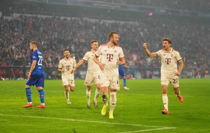 Logo hai đội bóng Shakhtar Donetsk và Bayern Munich