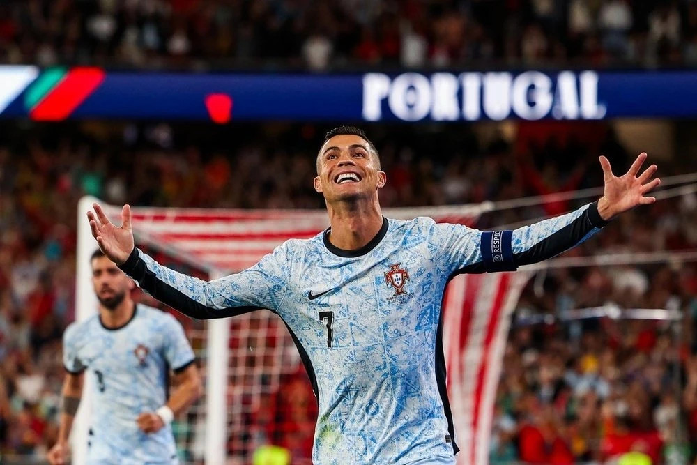 Cristiano Ronaldo trong buổi lễ trao giải