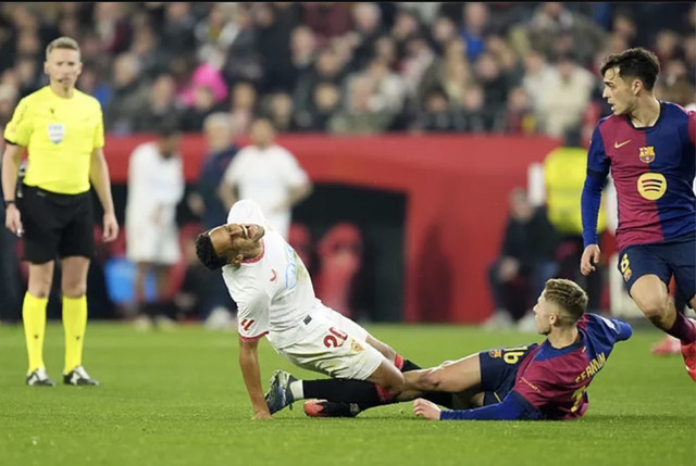 Raphinha nâng tỉ số lên 3-1 cho Barcelona