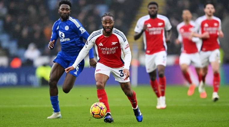 Raheem Sterling không thể hiện được phong độ cao nhất tại Arsenal.