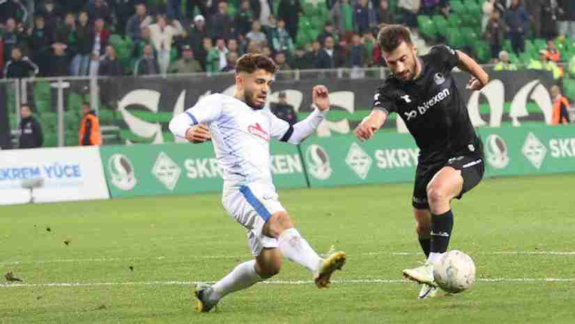 Trận đấu giữa Rizespor và Sakaryaspor