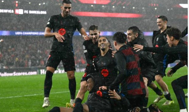 5 điểm nhấn Benfica 4-5 Barcelona: Song tấu nơi hàng công; Tranh cãi VAR
