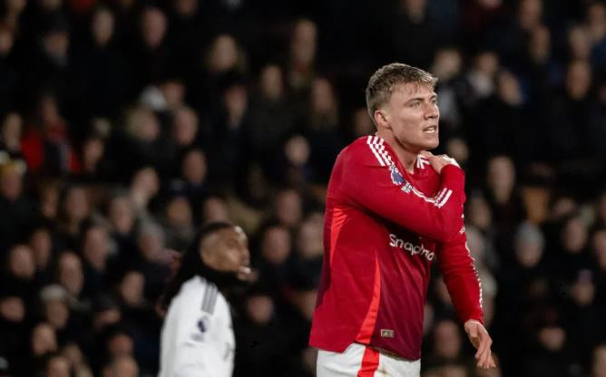 5 điểm nhấn Fulham 0-1 Man Utd: Điểm đen của Quỷ đỏ; Người hùng bất ngờ phút chót