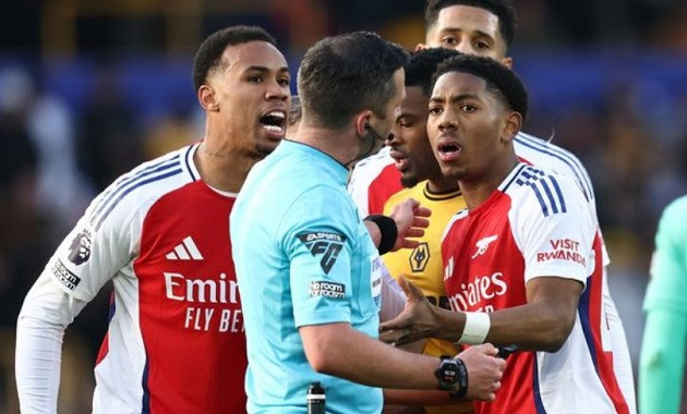 Arsenal đánh bại Newcastle ở League Cup