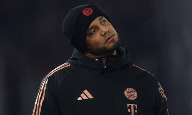 Bayern Munich trong buổi tập trước trận đấu