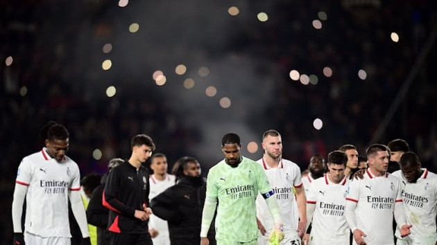 Bologna 2-1 Milan: Ngược dòng đỉnh cao; Báo động đỏ cho Conceicao