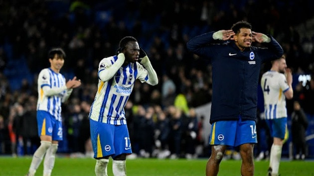 Brighton 2-1 Bournemouth: Tuyệt phẩm của Kluivert; &#8216;Cỗ máy&#8217; đa năng Minteh