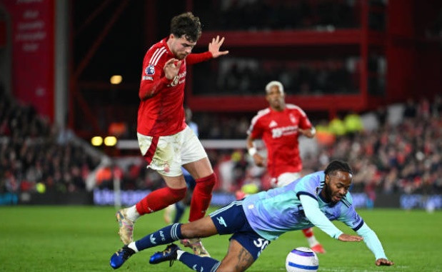 Cảnh trong trận đấu giữa Arsenal và Nottingham Forest