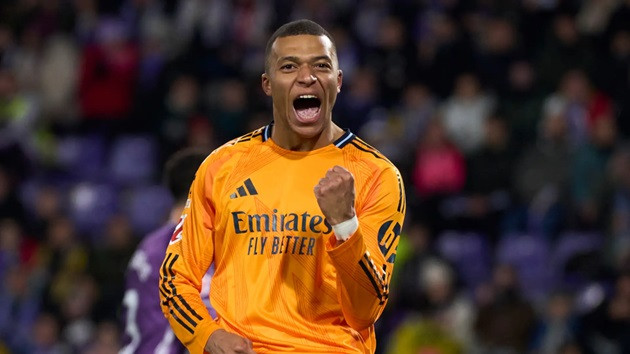 Cú hattrick của Mbappe giúp Real Madrid đánh bại Valladolid