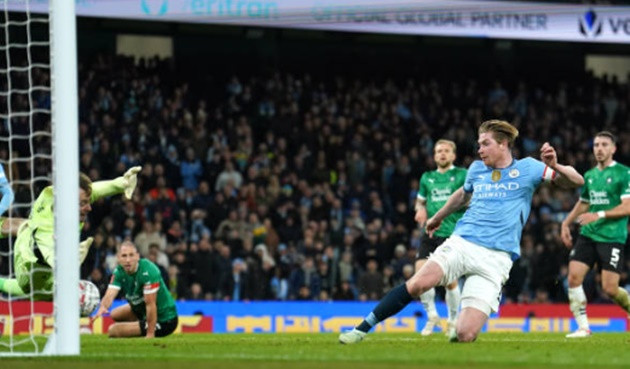 De Bruyne tỏa sáng