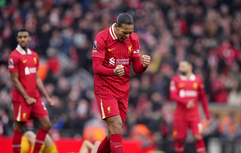 Hạ Wolves, Liverpool lại khiến Arsenal thất vọng trong cuộc đua vô địch EPL