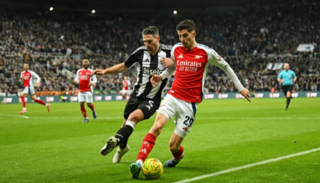 Hàng công Arsenal gặp khó khăn