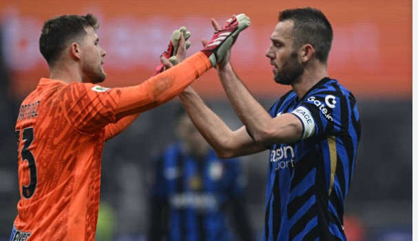 Hàng phòng ngự vững chắc của Inter