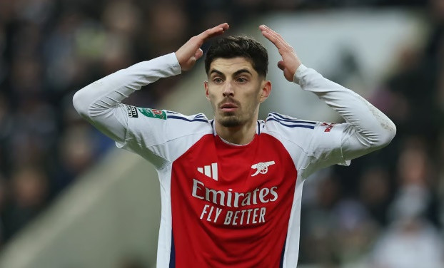 Liverpool và Arsenal trong cuộc đua chức vô địch