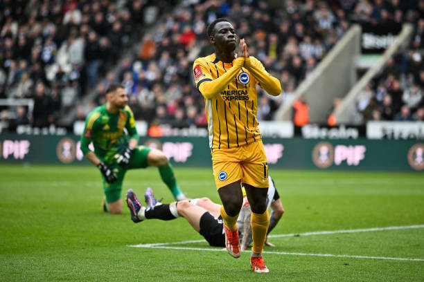 Minteh bày tỏ sự tôn trọng với Newcastle