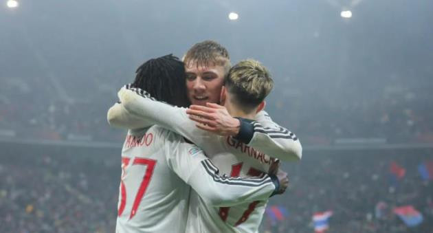 Người thắng kẻ thua sau trận FCSB 0-2 MU