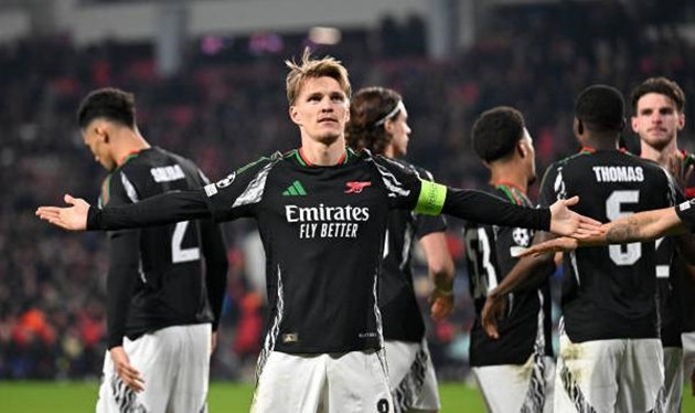 PSV 1-7 Arsenal: Chiến thắng hủy diệt; &#8220;Pháo thủ&#8221; đặt một chân vào vòng tứ kết