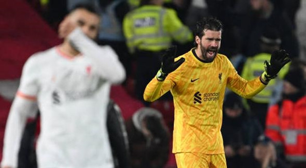 Sai lầm của Liverpool và Arne Slot đem đến hy vọng cho cuộc đua vô địch Ngoại hạng Anh